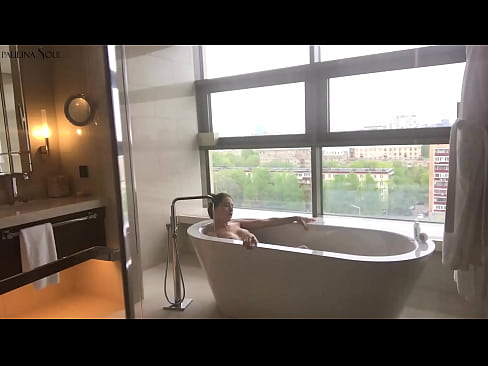 ❤️ Milzīgs skaistule kaislīgi trīc no viņas pussy vannas istabā Duršanās video pie lv.com-full-porner.ru ❌️❤